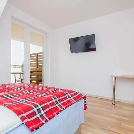 Pokoje Goscinne Frik * يانتار